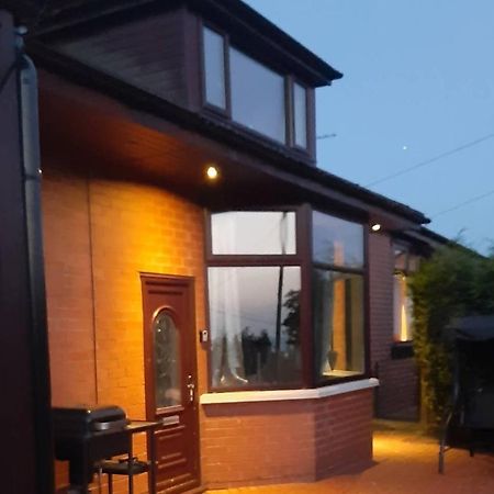 Villa Sunny Lynn Oldham Esterno foto